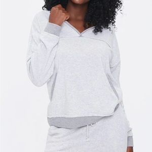Forever 21 Heathered Gray Contrast-Trim Pullover (Size Small)